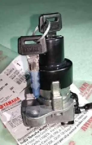 SWITCH RX100 YAMAHA ORIGNAL 4TLH25010000 10060337