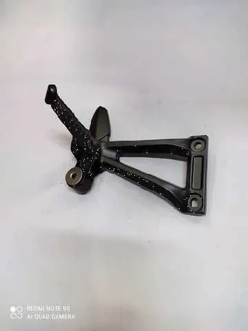 BASE ESTRIBO POSTERIOR CR5 PRO NEGRO LONCIN NACIONAL NL